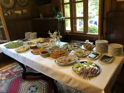 Gdzie zjeść w Lanckoronie? Odkryj najlepsze miejsca na posiłek