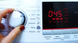 W jakiej temperaturze prać koszule, aby ich nie zniszczyć?