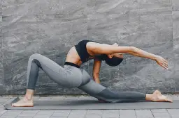 Kiedy najlepiej się rozciągać, aby uniknąć kontuzji i poprawić wyniki