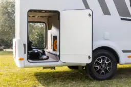 Nowy kamper: Ile kosztuje? Ceny, typy i jak mądrze kupić!