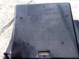 Schemat bezpieczników Opel Astra G, numer 24 437 704 LHD.