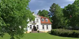 Księżycowy Dworek – idealne miejsce na relaks i niezapomniane konferencje