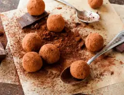 Jak zrobić ule ciastka - prosty przepis na pyszny deser bez pieczenia