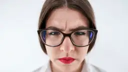 Jak pozbyć się lwiej zmarszczki bez botoksu - skuteczne metody i porady