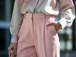 Jaka bluzka do różowych spodni? Stwórz look na każdą okazję!
