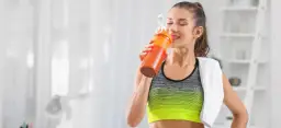 Shake proteinowy przed czy po treningu – co wybrać dla lepszych efektów?