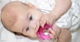 Ile może trwać gorączka przy ząbkowaniu? Sprawdź, co musisz wiedzieć