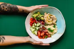 Jak przejść na dietę wegańską i uniknąć najczęstszych błędów