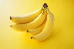 Ile kalorii ma banan? Sprawdź, jak jego wielkość wpływa na kaloryczność