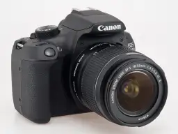 Canon 1300D w 2025: Warto kupić? Wady, zalety i alternatywy