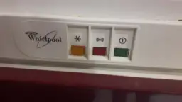 Rozszyfruj kontrolki zamrażarki Whirlpool: Szybka diagnoza i rozwiązania