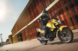 Groźne konsekwencje jazdy motorowerem bez uprawnień. Uważaj na wysokie kary!