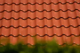 Ile sztuk dachówki na m2? Sprawdź, jak uniknąć strat materiałowych