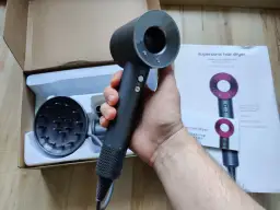 Dyson do włosów: Ile kosztuje? Ceny, modele, promocje i czy warto?