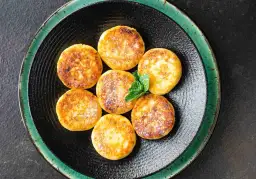 Co do placków ziemniaczanych? Sprawdzone przepisy i porady na każdą okazję