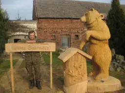 Czyszczenie rzeźb drewnianych: Uniknij błędów, zachowaj piękno