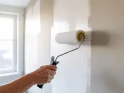 Jak malować rogi ścian? Perfekcyjne krawędzie krok po kroku!