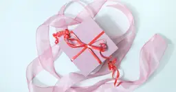 Prezent na 30 dla siostry - jaki podarunek wybrać?