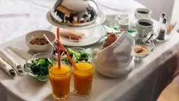 Czy można zamówić jedzenie do hotelu? Sprawdź dostępne opcje i zasady