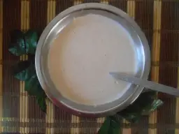 Jak zrobić sos z jogurtu naturalnego do mięsa, który zachwyci smakiem