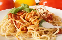 Spaghetti z pieczarkami: Szybki przepis na idealny obiad + triki!