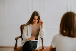 Objawy dysleksji u dorosłych – jak rozpoznać i poradzić sobie z trudnościami