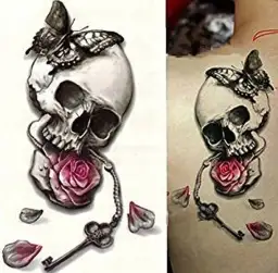 Tatuaż czaszka z różą znaczenie – odkryj głębię symboliki i emocji