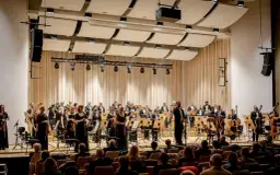 Koncert w filharmonii: Ile trwa i jak zaplanować idealny wieczór?