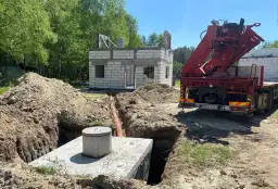 Jak daleko szambo od studni i budynku? Poznaj aktualne przepisy