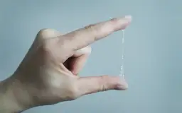 Ile kalorii ma śluz z pochwy? Odkryj prawdę o jego wartości