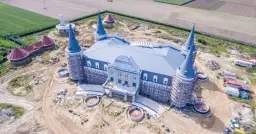 Niepewność otwarcia hotelu Cztery Wieże w Katarzyninie - co wiemy?