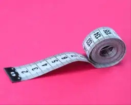 Rozmiar 32 w spodniach damskich: XXS czy L/XL? Rozwiej wątpliwości!