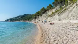 Marche low cost: le spiagge economiche per una vacanza da sogno