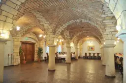 Ceglany Dworek w Chojnowie – idealne miejsce na wesele i noclegi