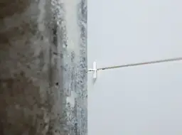 Montaż listew narożnych do płytek: krok po kroku i bez błędów