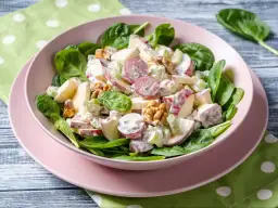 Szybki przepis na zdrową sałatkę pełną smaku i składników odżywczych