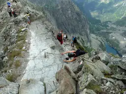 Rysy: Kiedy szlak jest otwarty? Polska czy Słowacja bezpieczniej?