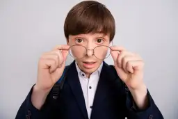 Jak ubrać dziecko na egzamin szóstoklasisty: kompletny poradnik dla rodzica