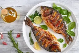 Pyszne przepisy na rybę z grilla, które zachwycą Twoich gości