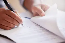 Jak wypowiedzieć umowę? Kluczowe kroki, by uniknąć problemów