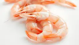 Krewetki do sushi: Jak uzyskać prosty kształt i soczysty smak?