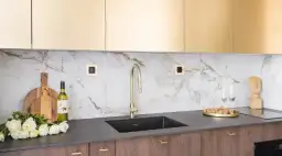 Czy można kłaść kafelki na kafelki? Oto co musisz wiedzieć