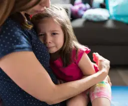 Lęk separacyjny kiedy występuje i jak pomóc dziecku w tym czasie
