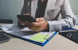 Jak długo trwa blokada środków w mBank? Odkryj ważne szczegóły