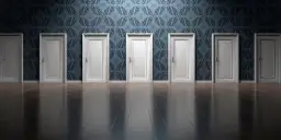 Co oznacza sen o zamykaniu drzwi na klucz - symbolika i znaczenie snu