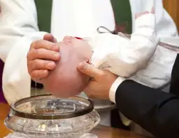 Chrzest bez mszy czy jest komunia? Odkryj ważne zasady i wyjątki
