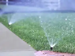 Jak regulować zraszacze ogrodowe? Poradnik krok po kroku