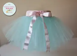 Uszyj spódnicę tiulową krok po kroku: prosty poradnik DIY!