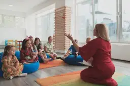 Ile zarabia pedagog specjalny w przedszkolu? Zaskakujące różnice!