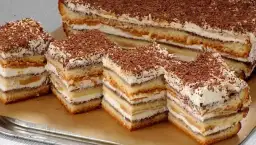 Ile ciasta na komunię dla 20 osób? Sprawdzone porady